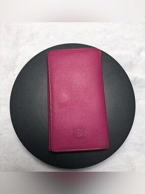 Loewe Leather Fuchsia 6- Key Holder with Dust Bag Preloved